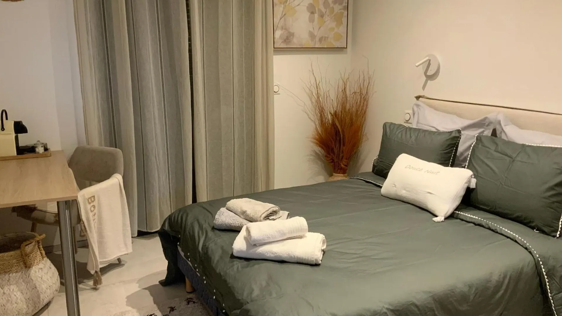 Espace Privee Une Chambre ,Salle Bain Toilettes Chez L Habitants Valence  Homestay Valence (Drome)